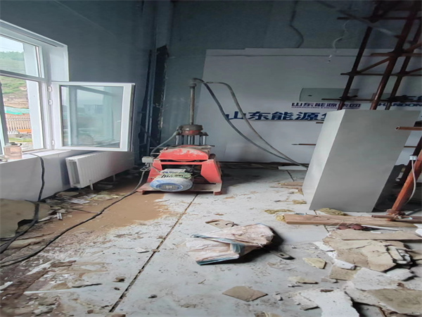 尼玛地基基础下沉墙体裂缝加固注浆顶升施工